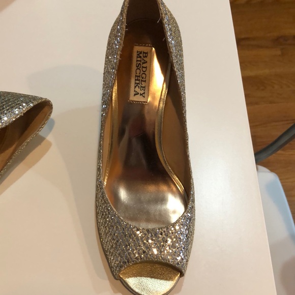 Badgley Mischka sequin wedge shoes - Picture 4 of 6
